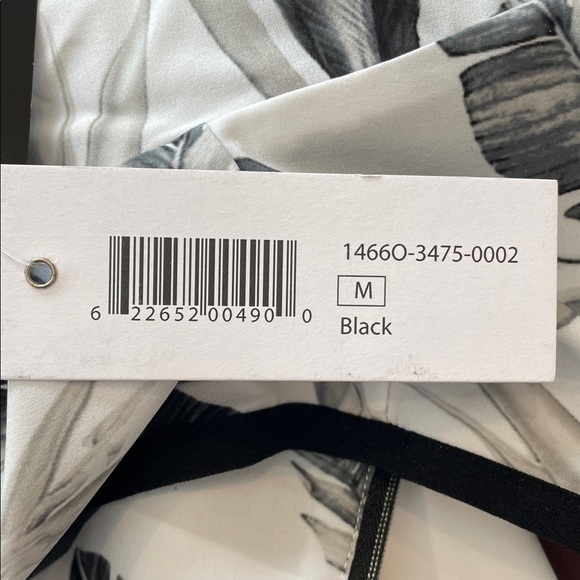 NWT Reversible water repellent black and white vest - Picture 5 of 6